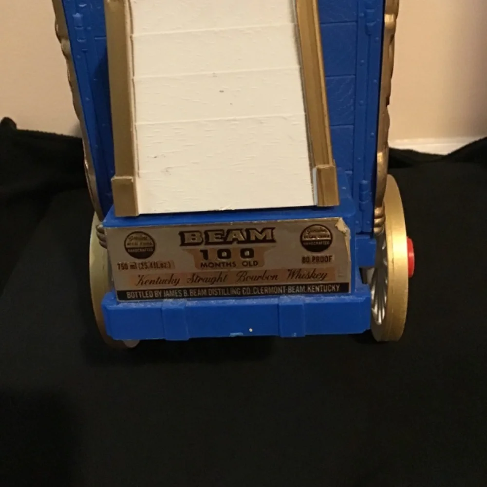 Jim Beam ‎ Empty Kentucky Bourbon Whiskey Circus Wagon Decanter Collect